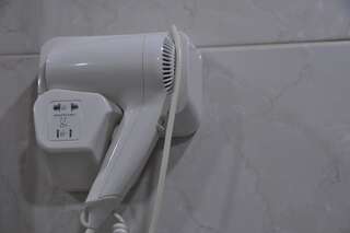 Отель Lileo Кутаиси Трехместный номер «Комфорт» с душем-2