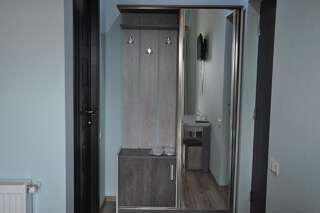 Отель Lileo Кутаиси Трехместный номер «Комфорт» с душем-3